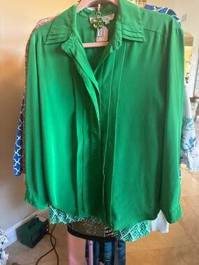 Vintage Laraine Petite Emerald Green Pleated Button Down Blouse
